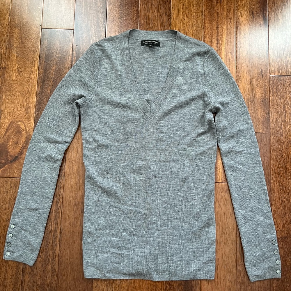 NWOT Banana Republic Grey Merino Wool Sweater